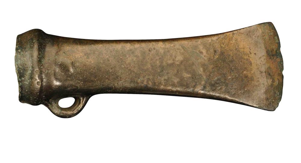Volledige kokerbijl van het Plainseautype in brons