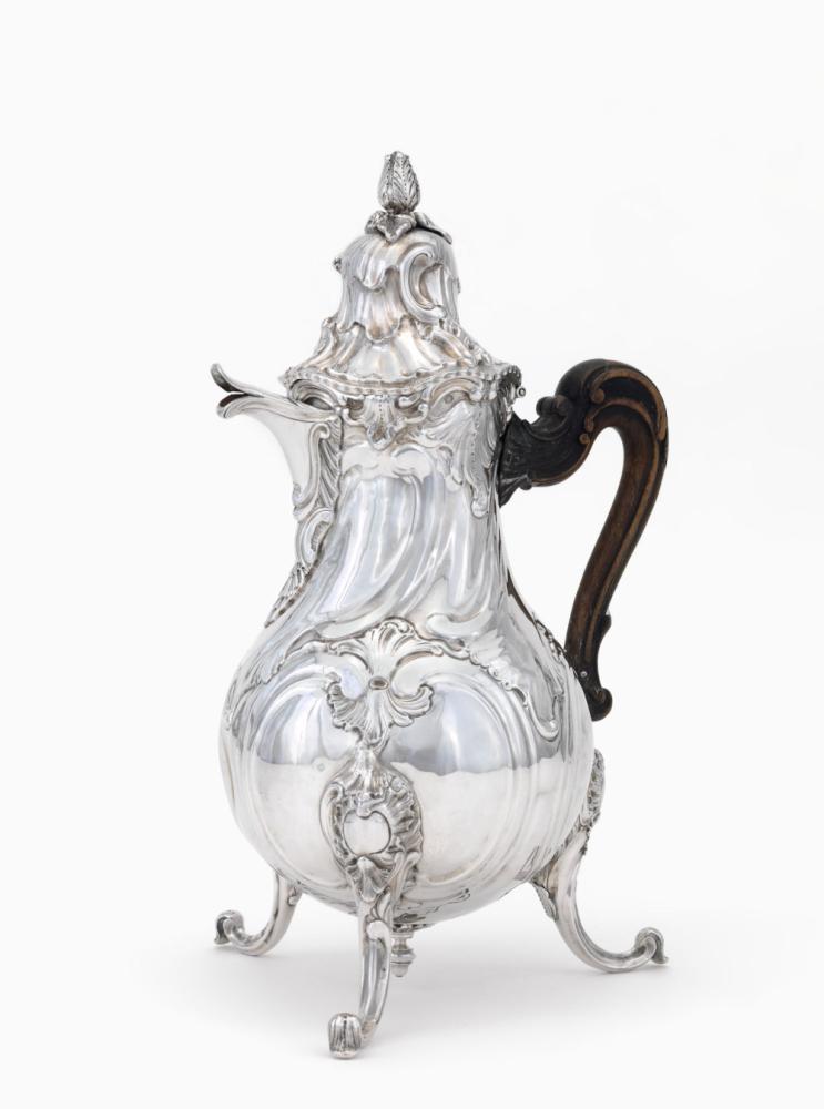 Koffiekan van zilver en ebbenhout