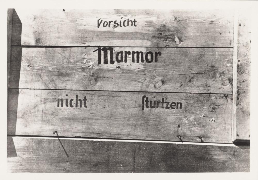 Archieffoto Lam Godsretabel: Kist met bommen bestemd voor de zoutmijn van Alt Aussee