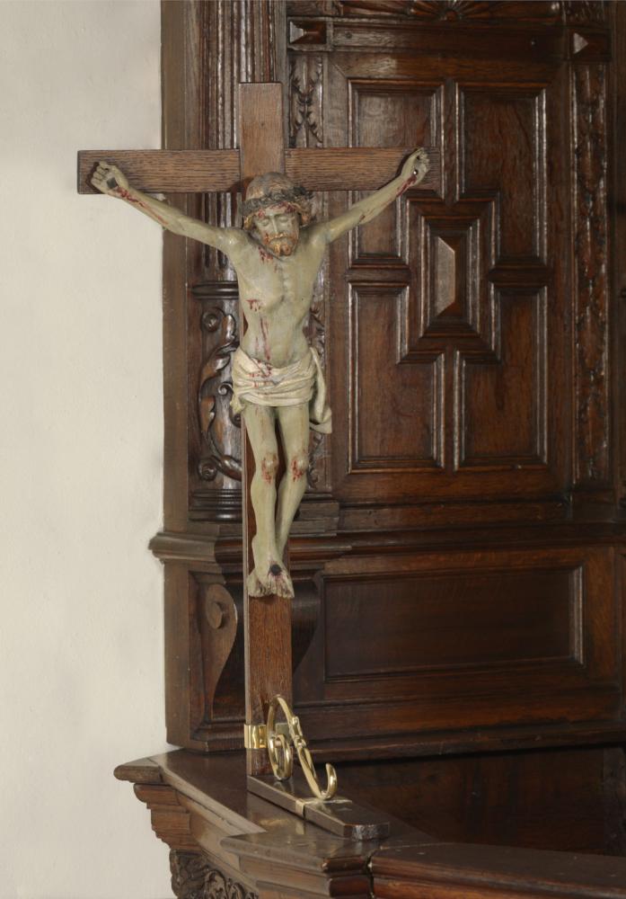 Detail van de preekstoel: Christus aan het kruis