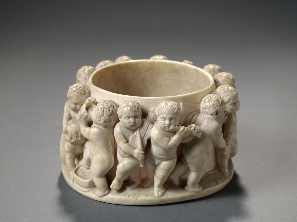 Tafelring met putti