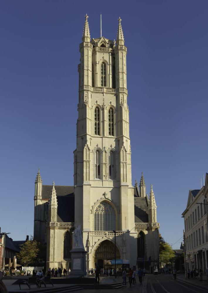 zicht op de Sint-Baafskathedraal Gent