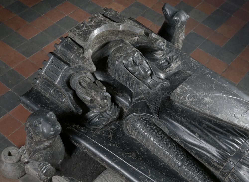Grafmonument van Hugo II, burggraaf van Gent