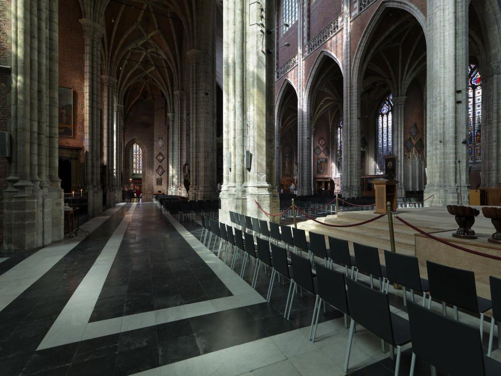 Zicht op zuidelijke zijbeuk