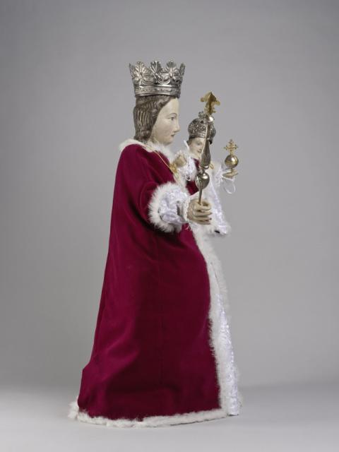Arnold II Cleersnijders (1707-1783), Onze-Lieve-Vrouw-Presentatie met zilveren kroontjes en scepter, 17de eeuw, gepolychromeerd hout, zilver