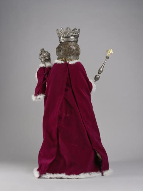 Arnold II Cleersnijders (1707-1783), Onze-Lieve-Vrouw-Presentatie met zilveren kroontjes en scepter, 17de eeuw, gepolychromeerd hout, zilver