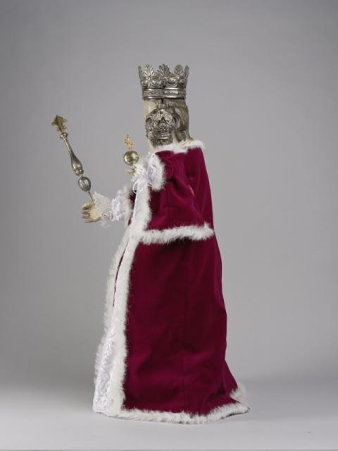 Arnold II Cleersnijders (1707-1783), Onze-Lieve-Vrouw-Presentatie met zilveren kroontjes en scepter, 17de eeuw, gepolychromeerd hout, zilver