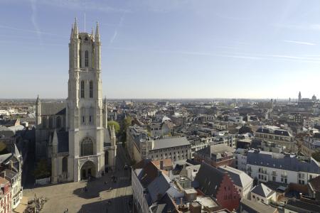 zicht op de Sint-Baafskathedraal Gent