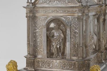Reliekschrijn van Sint-Macharius een versiering op het reliekschrijn van Sint-Macharius