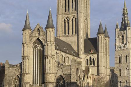 Buitenzicht van de kerk