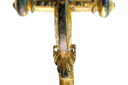 Drieknoppenfibula in verguld brons