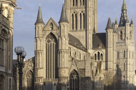 Buitenzicht van de kerk