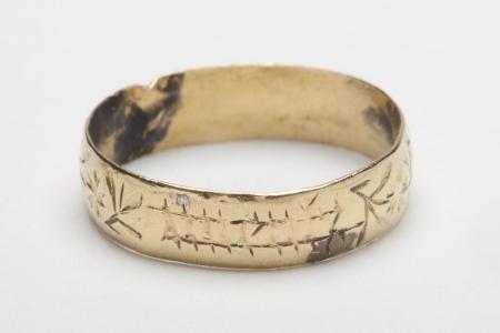 Kleine ring van goud