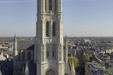 zicht op de Sint-Baafskathedraal Gent