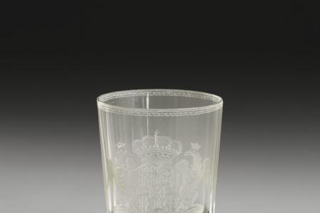 Bekerglas met het wapenschild van Karel van Lotharingen (1712-1780)