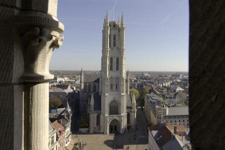 zicht op de Sint-Baafskathedraal Gent