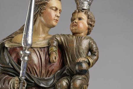 Beeldhouwwerk 'Madonna van Kortessem'