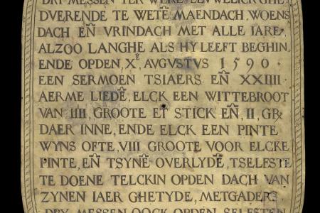 Grafplaat van twee geestelijken, hergebruikt als stichtingsplaat voor Laurens Van den Haute