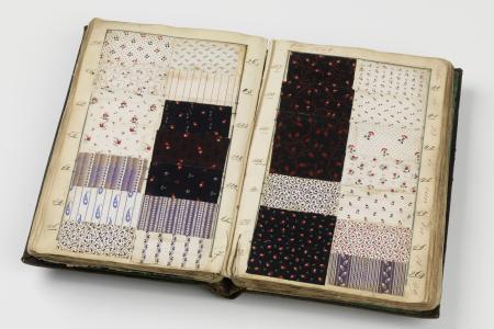 Boek met stalen bedrukt katoen van de Gentse textieldrukkerij De Smet frères tussen 1847-1852