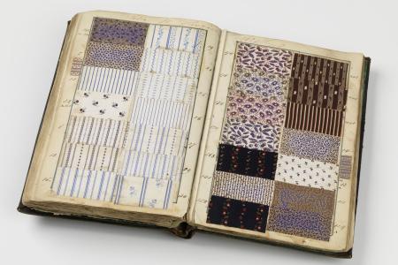 Boek met stalen bedrukt katoen van de Gentse textieldrukkerij De Smet frères tussen 1847-1852